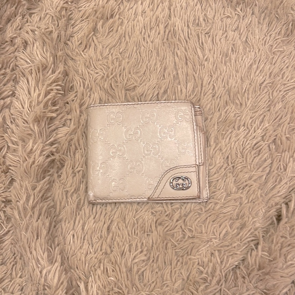 Gucci bifold wallet
